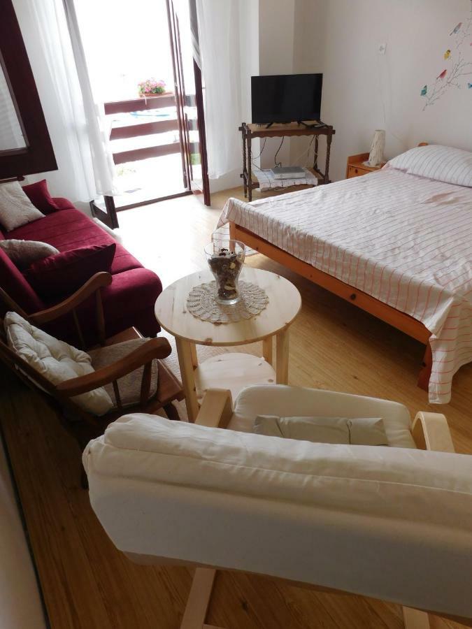 Apartmani Mikin Бетина Экстерьер фото