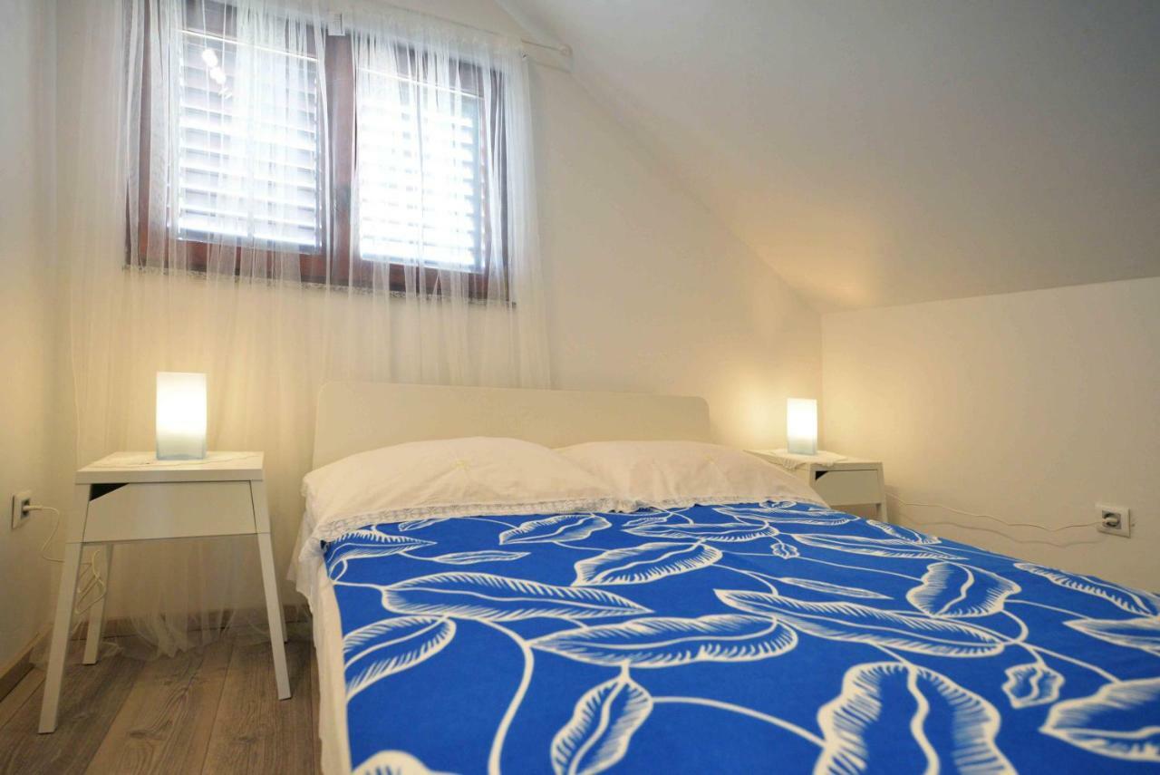 Apartmani Mikin Бетина Экстерьер фото