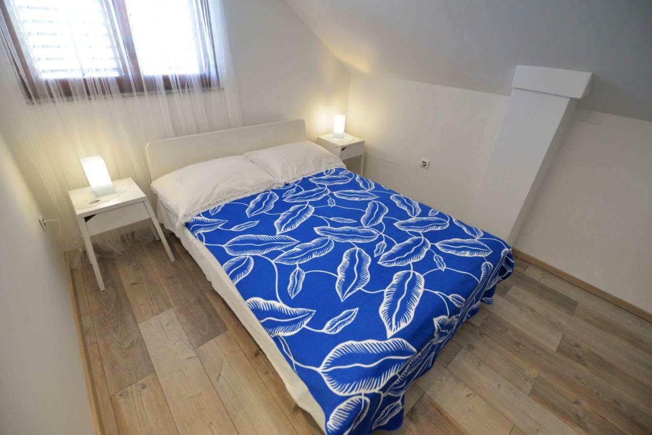 Apartmani Mikin Бетина Экстерьер фото