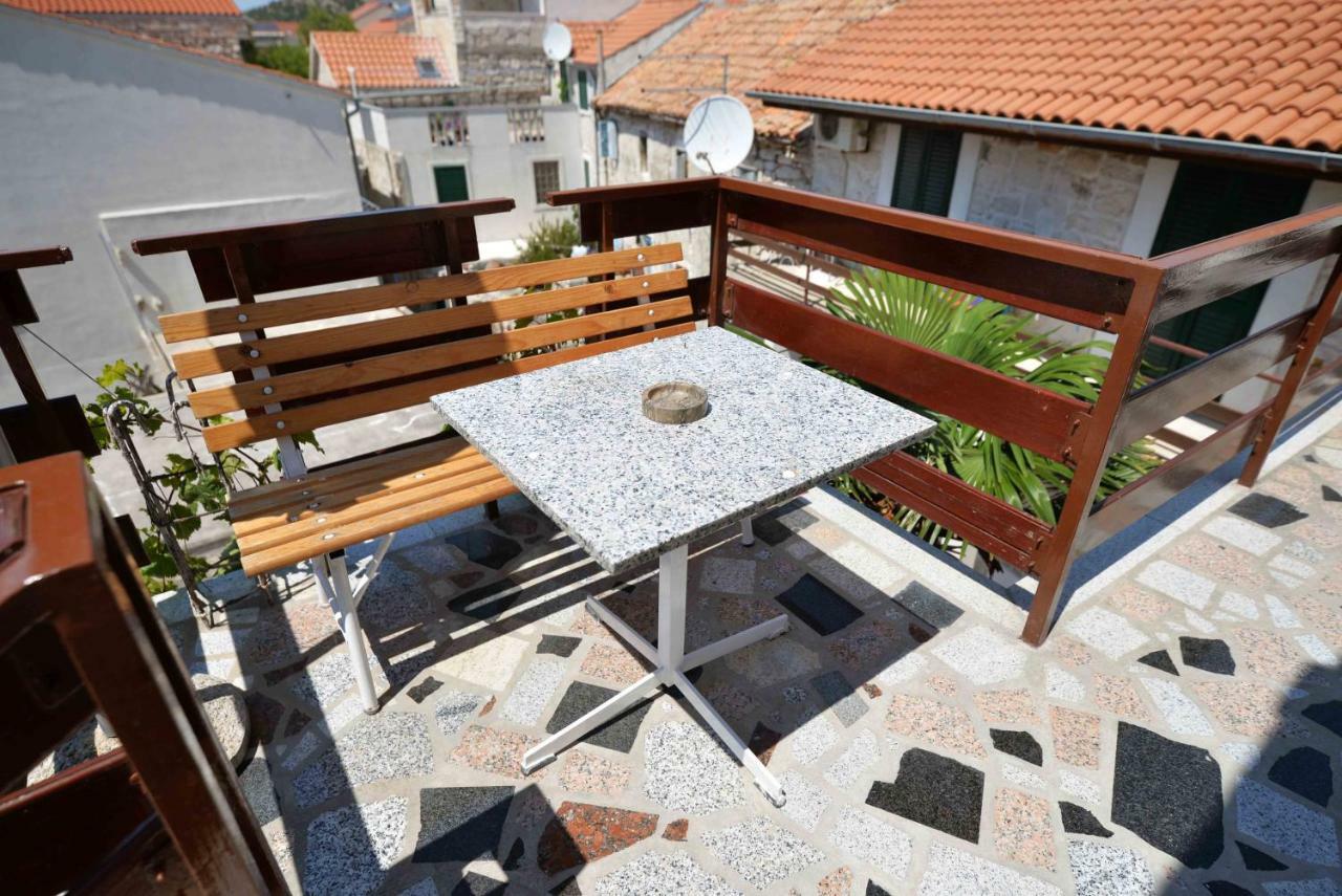 Apartmani Mikin Бетина Экстерьер фото