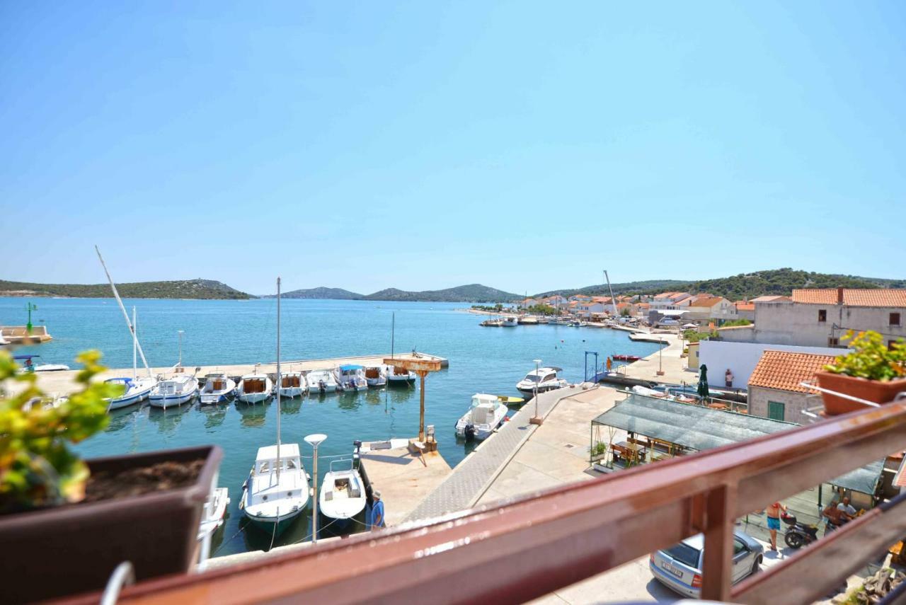 Apartmani Mikin Бетина Экстерьер фото