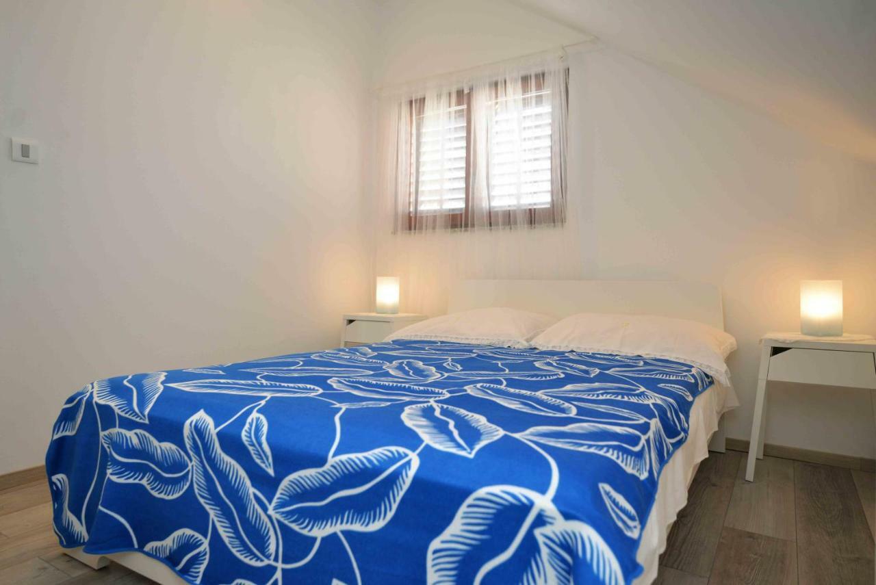 Apartmani Mikin Бетина Экстерьер фото