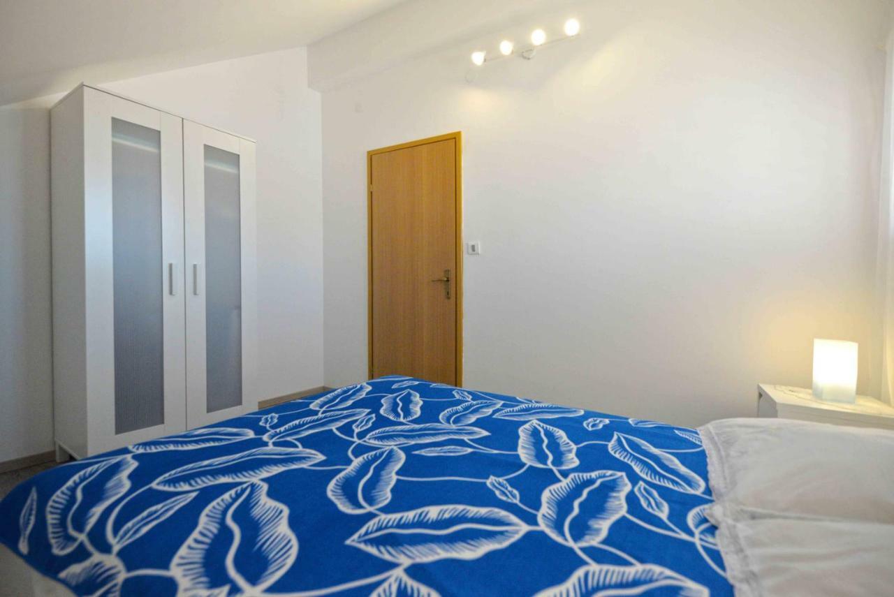 Apartmani Mikin Бетина Экстерьер фото
